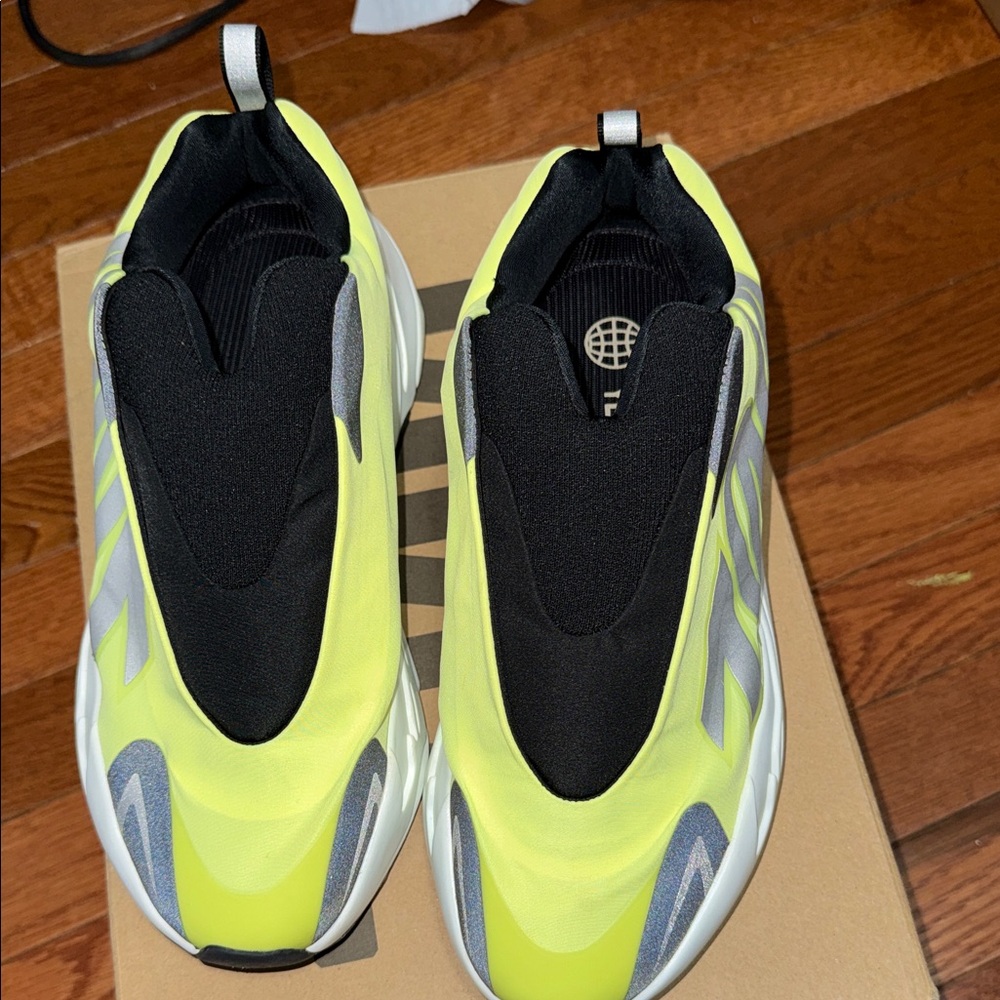 Yeezy 700 MNVN